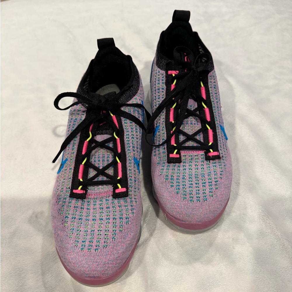 Nike Women's Athletic Shoes - Multicolor Knit Vapormax